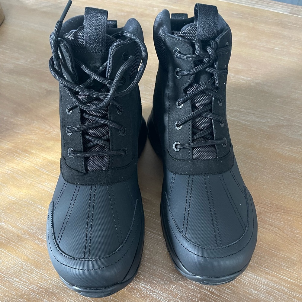UGG Men’s Emmett Waterproff snow boots